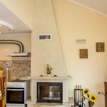 Apartment Spacious & Sunny Maisonette With Terrace Near Centre By Flаt Manаger