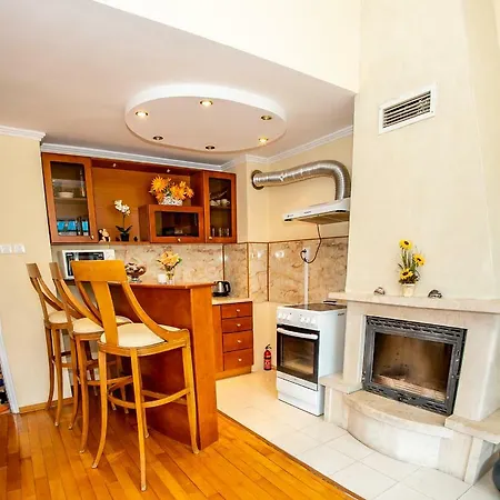 アパート Spacious & Sunny Maisonette With Terrace Near Centre By Flаt Manаger
