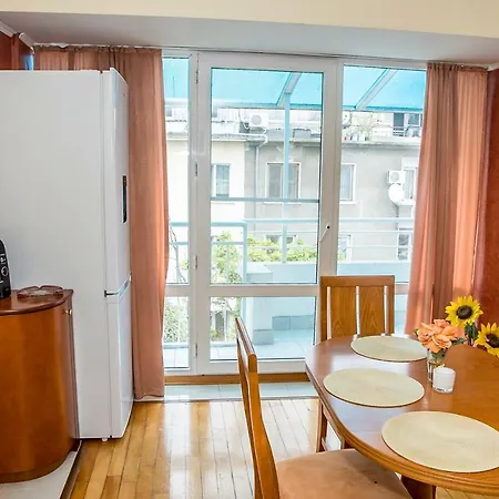 Spacious & Sunny Maisonette With Terrace Near Centre By Flаt Manаger アパート *